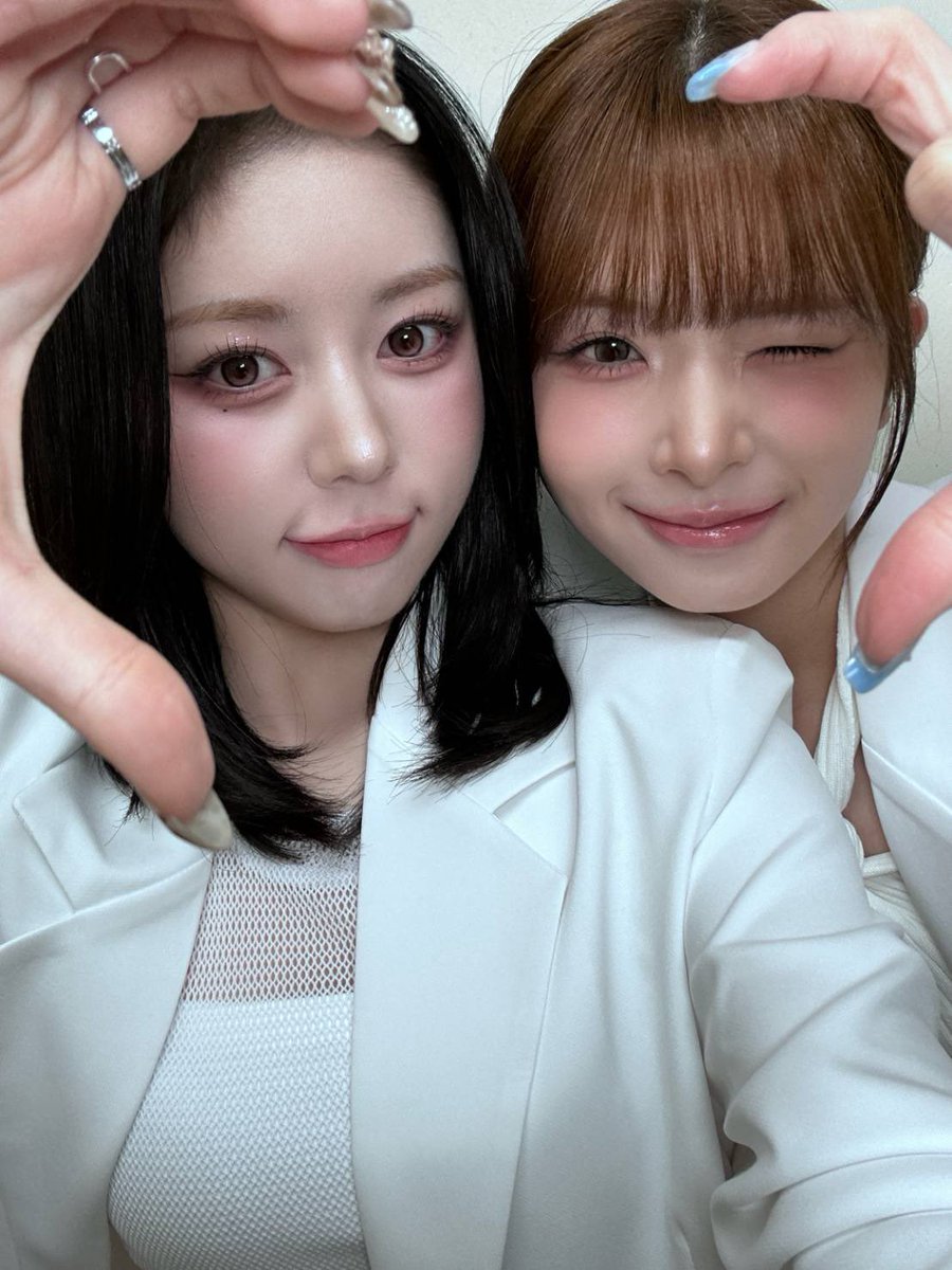 dailyhyerin's tweet photo. Fun fact! Nenez (Hyerin &amp; Tone duo name) sounds like “nenens” wich means “babies” in portuguese 💗
#HYERIN #정혜린 #tripleS #트리플에스 https://t.co/bKWJnw3afn