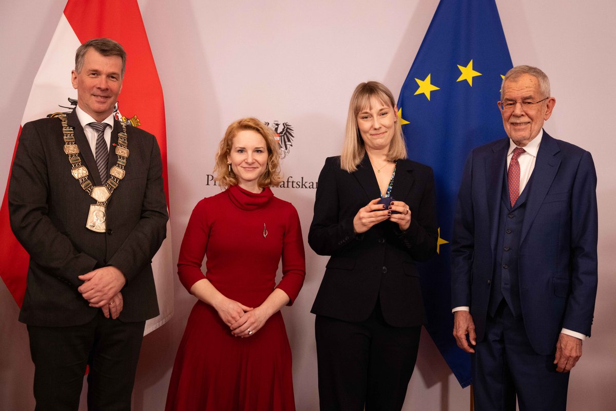 isec_tugraz's tweet image. Congratulations to ISEC Alumni @barbaragigerl and Reinhard Lüftenegger for receiving their doctorate under the auspices of the Austrian President – the highest honour in Austrian education. 🎉
We wish both of you all the best in your future endeavours!
📸: Peter Lechner/HBF