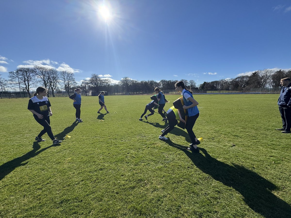 Alness Academy PE tweet media