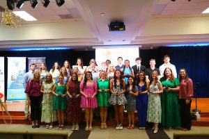 VHS Students Graduate Youth Leadership Class!  - Twelve students from Vidalia High School participated in this year’s Greater Vidalia Chamber of Commerce Youth Leadership Class, which graduated last week. vidaliahighschool.org/sys/content/ne…