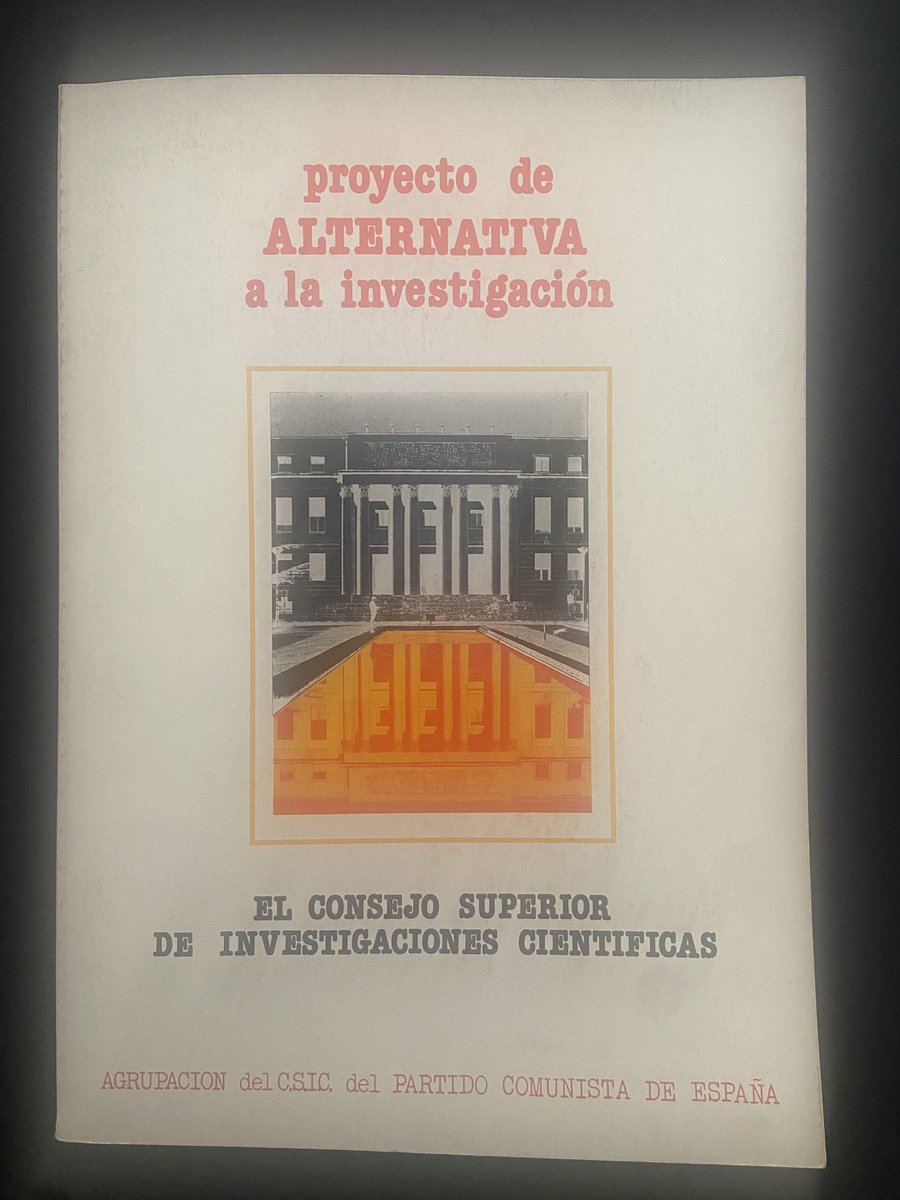 EddyIU's tweet image. 📕@a_aduran es una de las grandes científicas del @CSIC y una magnífica sindicalistas de @ccoo
❤️Un honor trabajar con ella en la recuperación de la memoria de la lucha antifranquista y de @elpce, en el sector científico
✊Gracias por la donación de este gran documento al @AH_PCE