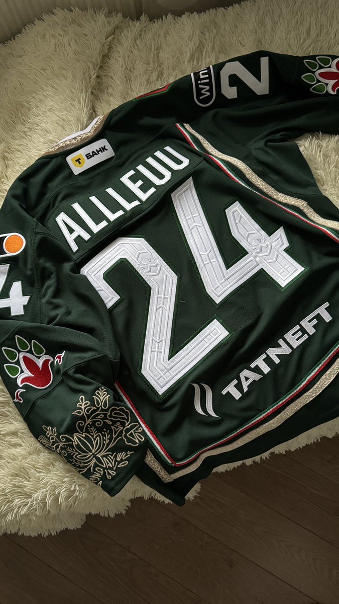 allleuu's tweet image. designed a game jersey for a khl team