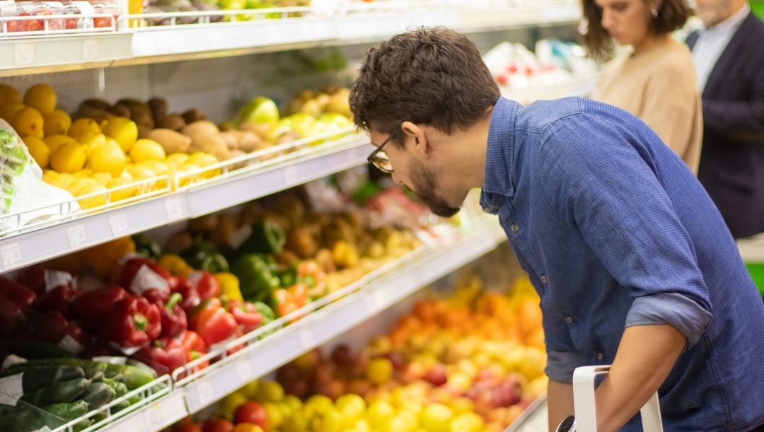 🍽️ How strong are our Food Systems? 

Our policy Advisor Abra Brynne explores the vulnerabilities in Canada’s supply chains &amp; why supply management + agricultural land reserves are key to food security.

Read our latest blog post: farmfolkcityfolk.ca/2025/03/the-bi…