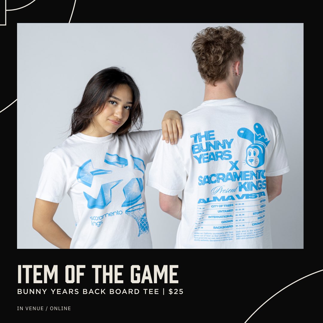 KingsTeamStore's tweet image. 🏀🌀A subtle yet artistic nod to Sacramento’s vast, uninterrupted sky. 

➡️Shop “Backboard” Tee - available now in-store and online.

KingsTeamStore.com