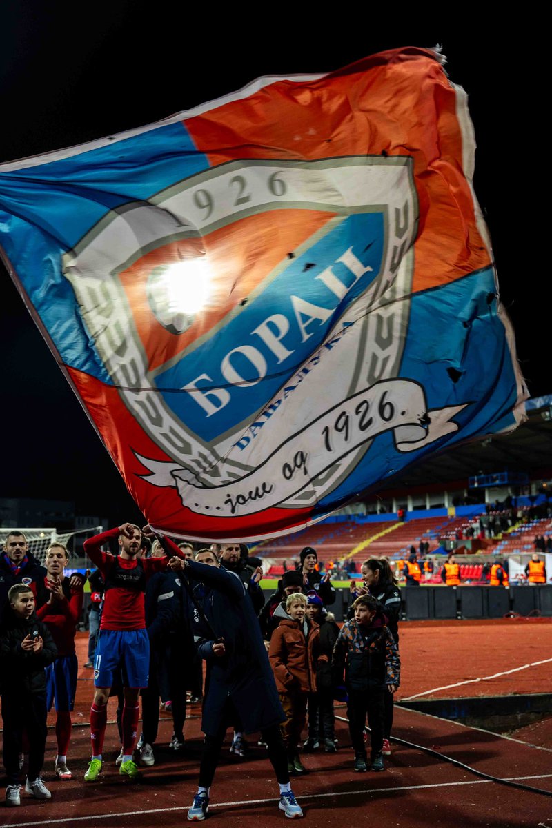 Здраво Велики <a href="/fkboracofficial/">FK Borac Banja Luka</a> тим! Видим да Твитер налог овог сјајног тима није активан колико би требало да буде. Ако се управа сложи, спреман сам да будем админ Борчевог Твитер налога за малу суму. Надам се да видите овај твит

Црвено - плава је наша боја Ратник!
