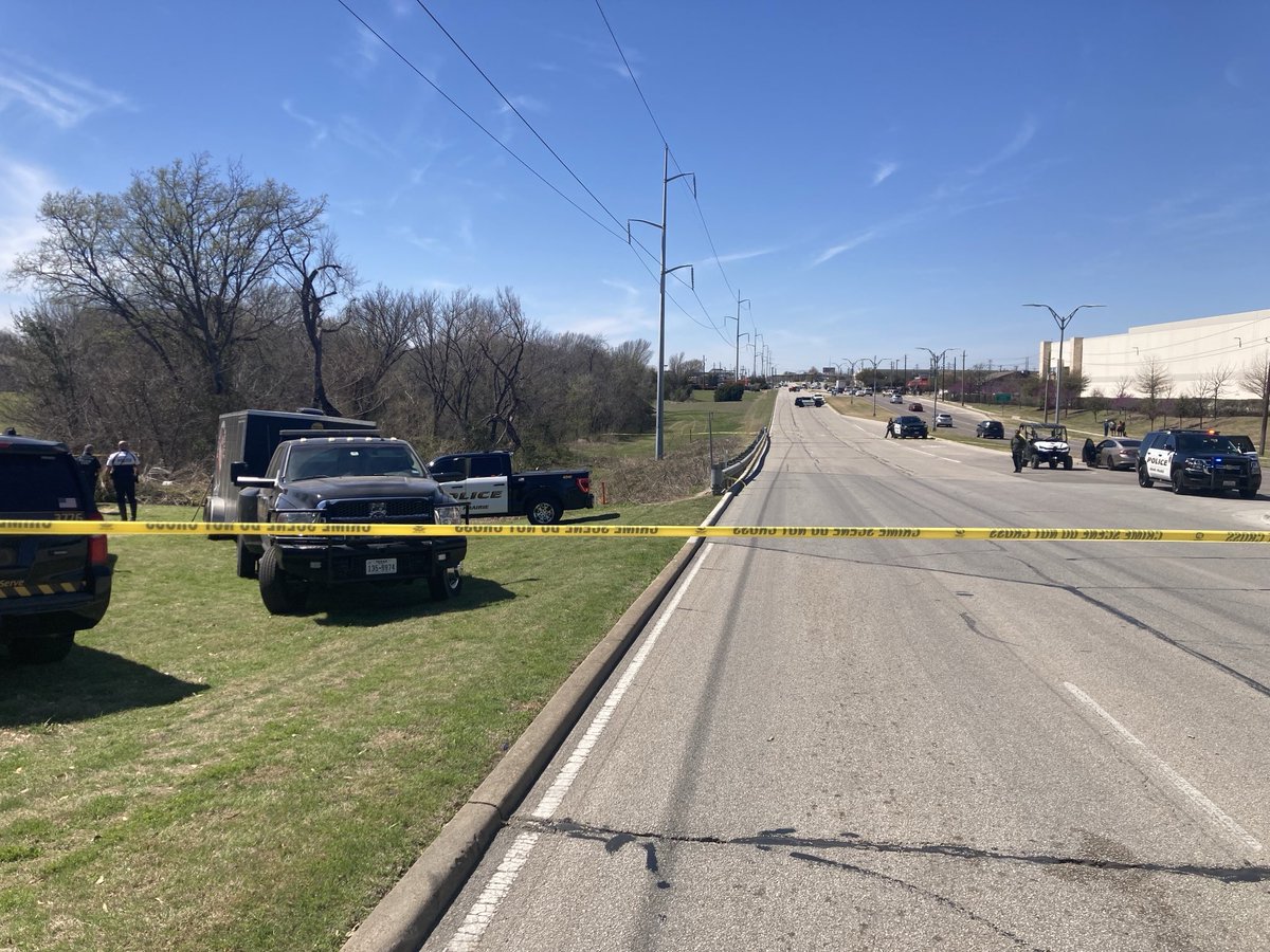 Kevin Reece (@kevinreecewfaa) on Twitter photo Grand Prairie police have closed the eastbound lanes of Pioneer Parkway next to the Ashton Apartments. As they continue their investigation. <a href="/wfaa/">WFAA</a> Grand Prairie police have closed the eastbound lanes of Pioneer Parkway next to the Ashton Apartments. As they continue their investigation. <a href="/wfaa/">WFAA</a>