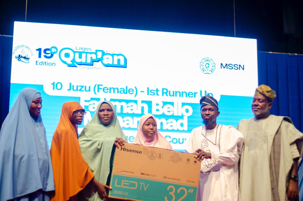 ReciteLagos's tweet photo. MEET THE CHAMPIONS OF THE 10 AJZAA CATEGORIES -FEMALE

Winner🏆 : NUSAYBAH BUNYAMIN from the Fajr Center, Ikorodu West
First RunnerUp🥈: FATIMAH BELLO MUHAMMAD from Orile Agege Council.
 Second RunnerUp🥉: SOLIHA ABDUR RAUF from Eti Osa Area Council https://t.co/KCJ9J5cTLA