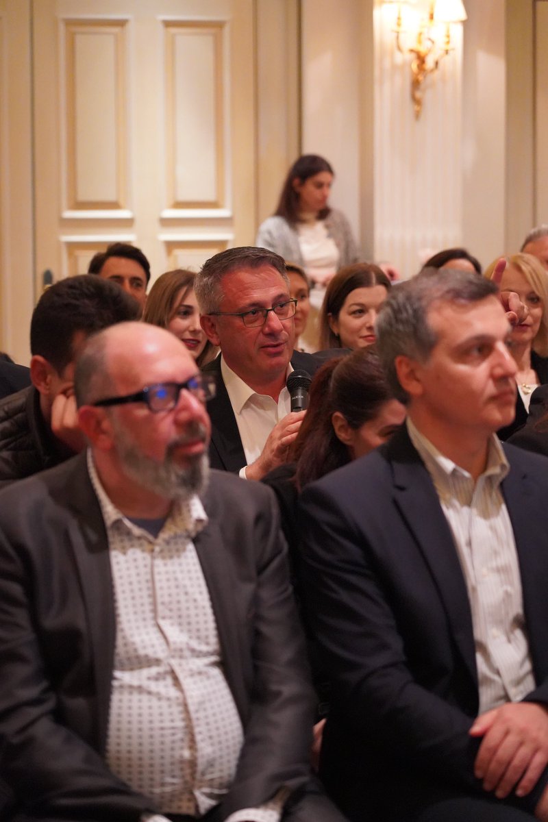 The Hellenic Initiative tweet media