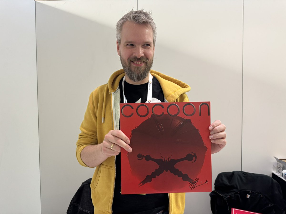 ❤️ GDC STORE GIVEAWAY ❤️

<a href="/jakobschmid/">Jakob Schmid</a> JUST SIGNED 3 COPIES OF OUR COCOON VINYL SOUNDTRACK!

First 3 people to come to our store and say “synthesizer” to one of us at the front by 2PM gets a record.

GOOD LUCK 🫡