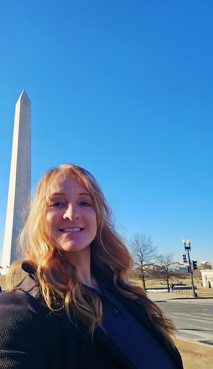 StrongestEver's tweet photo. Greetings from the #washington #monument 
#beccaswanson #master #strongestever #happy #travel #lifestyle https://t.co/yrMTM5hADz