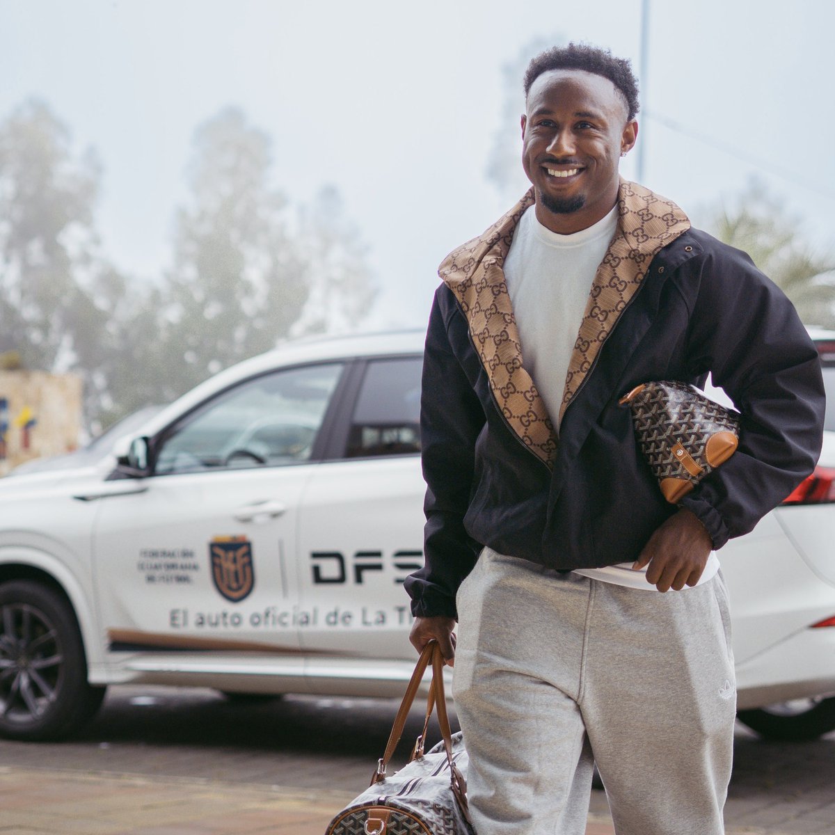 🤩⛅️ Días, porque bueno es tenerte con nosotros. 

#VamosLaTri 🇪🇨