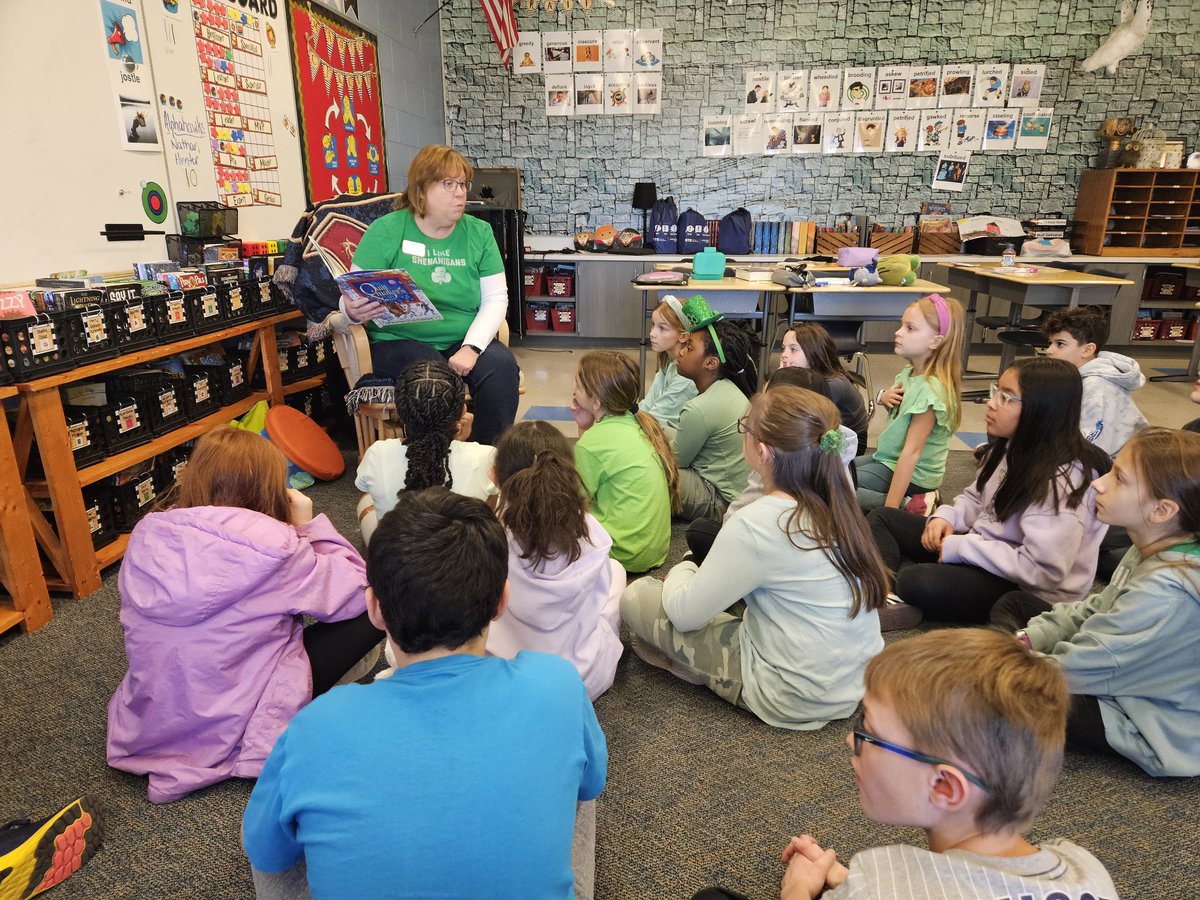 Thank you, Mrs. Bradford, for sharing The Quiltmakrr's Gift with our class today! We loved it! #marchisreadingmonth
