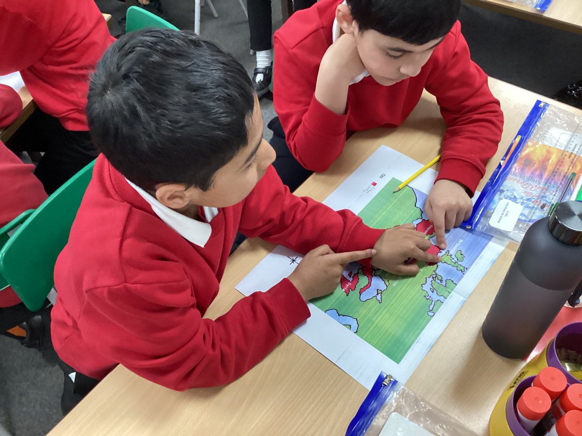 StMarysCofEPri1's tweet photo. Year 3 went back to 55BC to explore and discuss the causes and consequences of Caesarβs first invasion of Britain
#findingourvoice https://t.co/y65yqo0Toa