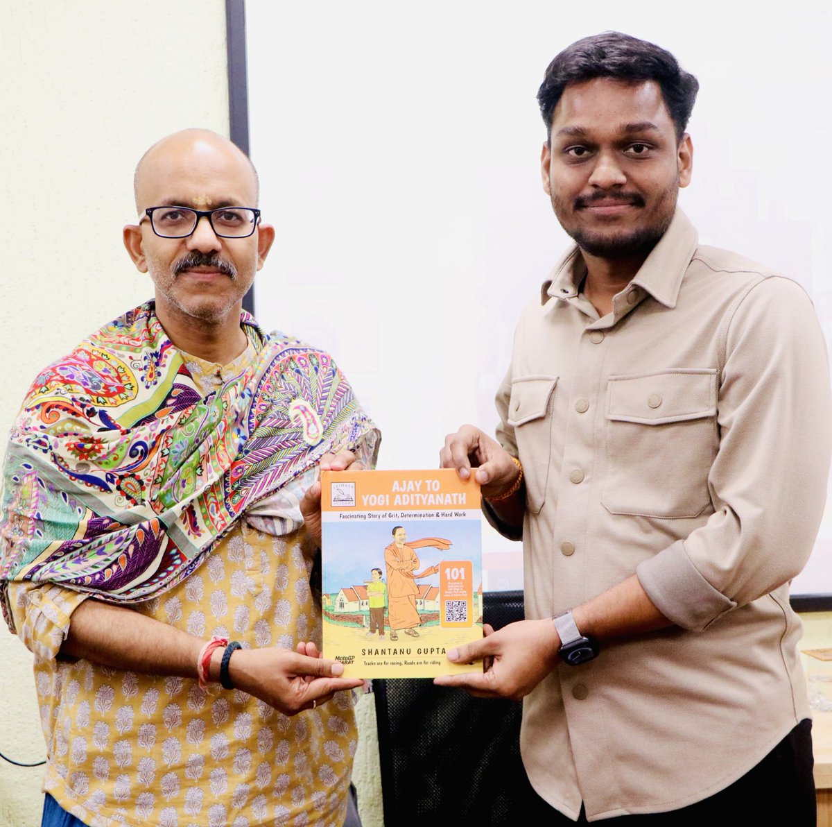 SamarthDarekar's tweet photo. Had an inspiring meeting with @shantanug_ ji today! His insights on public governance and leadership were invaluable. Grateful for the guidance and this memorable moment. #leadershipinspiration #YogiAdityanath https://t.co/6Qdy09VhWU