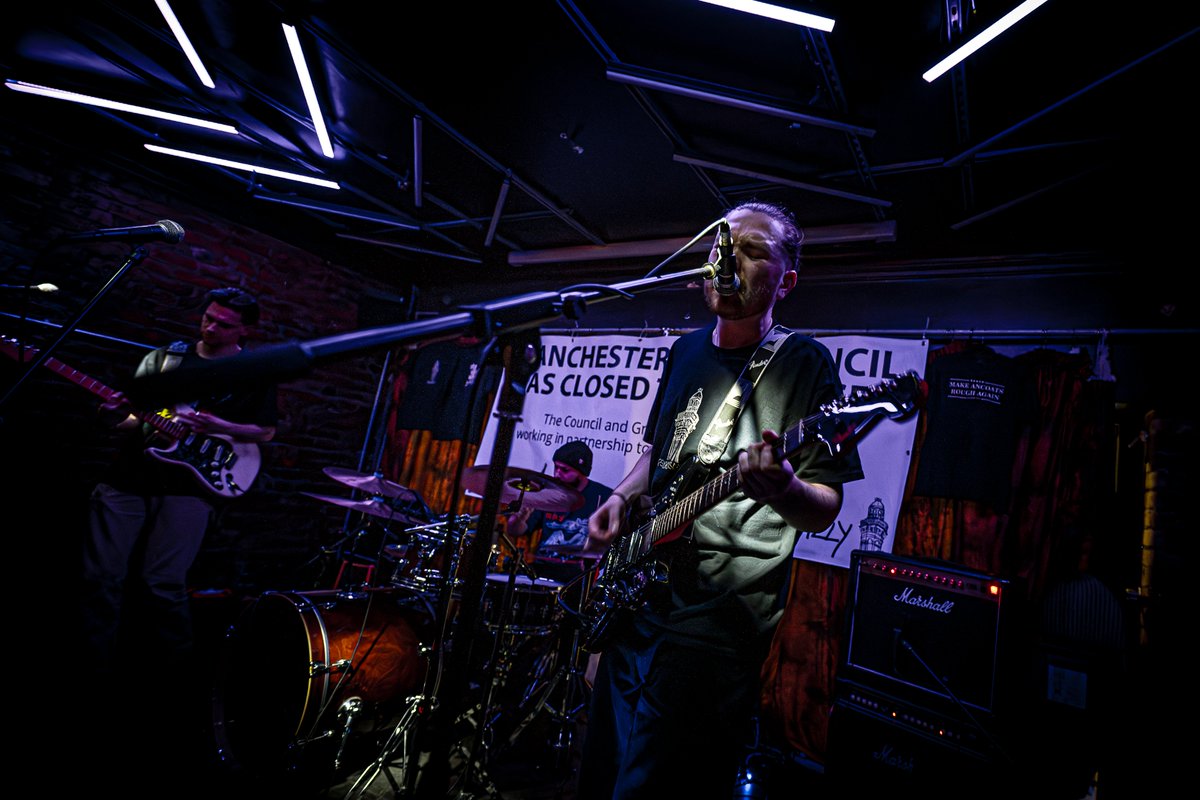 trust a fox tweet media