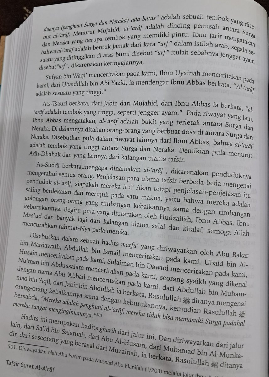 seandre0101's tweet photo. Trus keingetlah sama thread kak @Mikuahkaldu tentang penimbangan amal. Bener aja ternyata ini ayat tentang Ashabul A'raf atau penghuni A'raf. 

Klo di tafsir Ibnu Katsir, A'raf ini bentuk jamaknya dari kata "urf" yg berarti undakan tinggi.

https://t.co/FjIdmhdwrQ https://t.co/1RgHGUlhYt