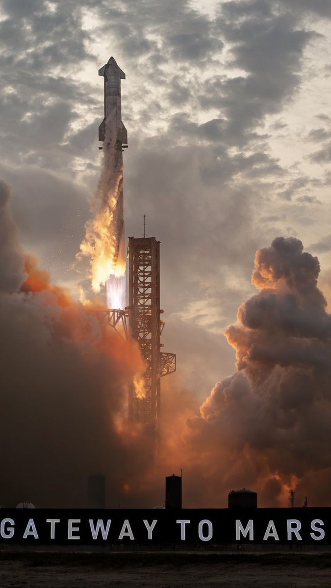 Aria128070's tweet image. &quot;Exploring space with innovation and imagination. #SpaceInnovation #ImaginationUnbound&quot;