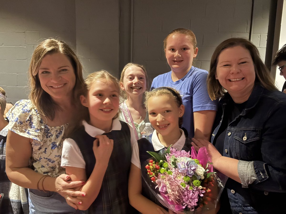 Hoffman Trails Elem (@hoffmantrailsel) on Twitter photo Congratulations to Vivie and Susie for completing their run of Matilda with the Hilliard Arts Council this past weekend. Some enthusiastic fans from Hoffman Trails were in the audience to support their friends. <a href="/HilliardArts/">HilliardArts Council</a> Congratulations to Vivie and Susie for completing their run of Matilda with the Hilliard Arts Council this past weekend. Some enthusiastic fans from Hoffman Trails were in the audience to support their friends. <a href="/HilliardArts/">HilliardArts Council</a>