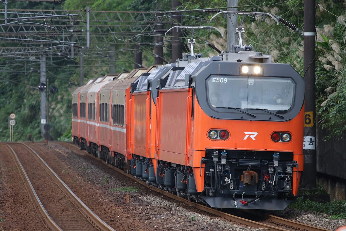 最新ロット Nゲージ 台湾鉄道莒光号客車 台湾鉄路管理局DL莒光号