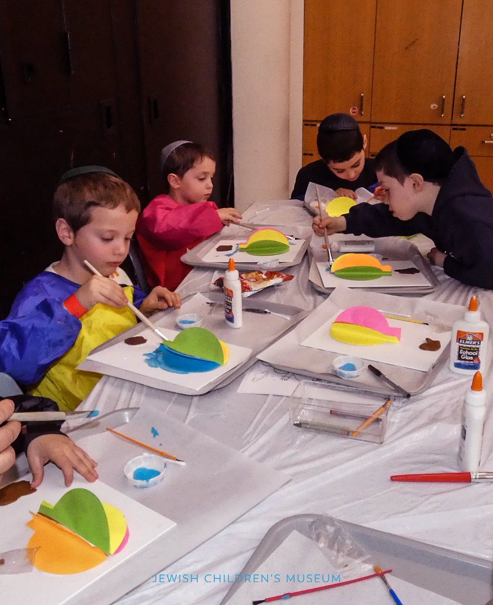 JCMBrooklyn's tweet image. Sometimes, the ground feels close, but the sky holds endless possibilities. 🌈 Before jumping to conclusions, consider taking a step back to see things from another angle. A little reflection can lead to a much brighter view!
#ReflectBeforeReacting #NewPerspective #StayPositive…