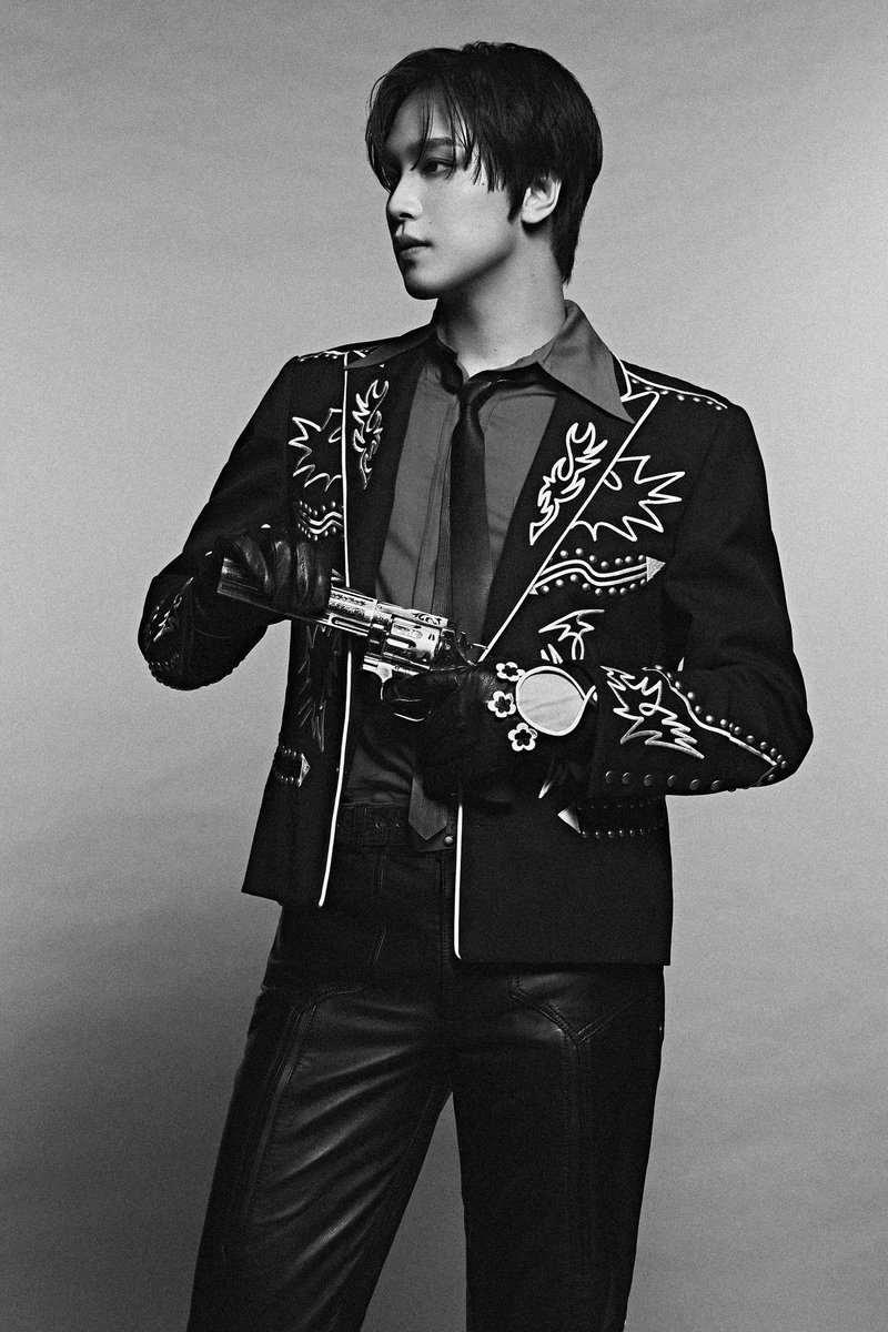 เอ่อ ใครรู้จักเจ้าของโทรศัพท์เครื่องนี้บ้างคับ พอดีเค้าเปิดรูปนี้ทิ้งไว้แล้วเป็นลมไปเลย