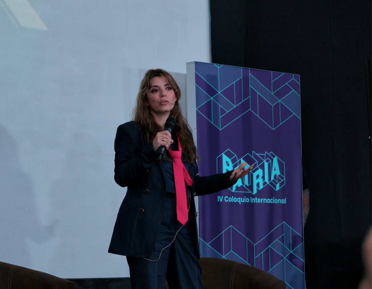 #AHORA | Presidenta de <a href="/teleSURtv/">teleSUR TV</a>, <a href="/pvillegas_tlSUR/">Patricia Villegas Marin</a>, llama a la unidad de la comunidad internacional para luchar en medio de escenarios convulsos y desestabilizadores para nuestros pueblos.

📌 4to Coloquio Patria 

#PatriaEnRed