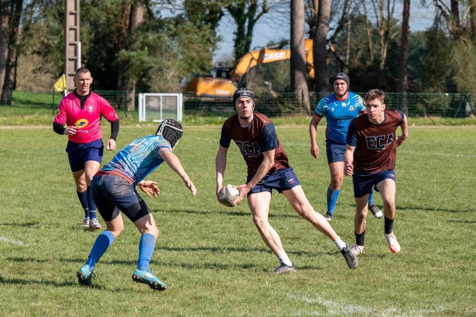 ECArmees's tweet photo. Les élèves de la promotion commissaire général Douillard ont participé vendredi à la 37e édition du Tournoi Sportif des Grandes Écoles de La Défense.
@SCArmees 

https://t.co/2CMScD53K7 https://t.co/6tYEIq4bKi