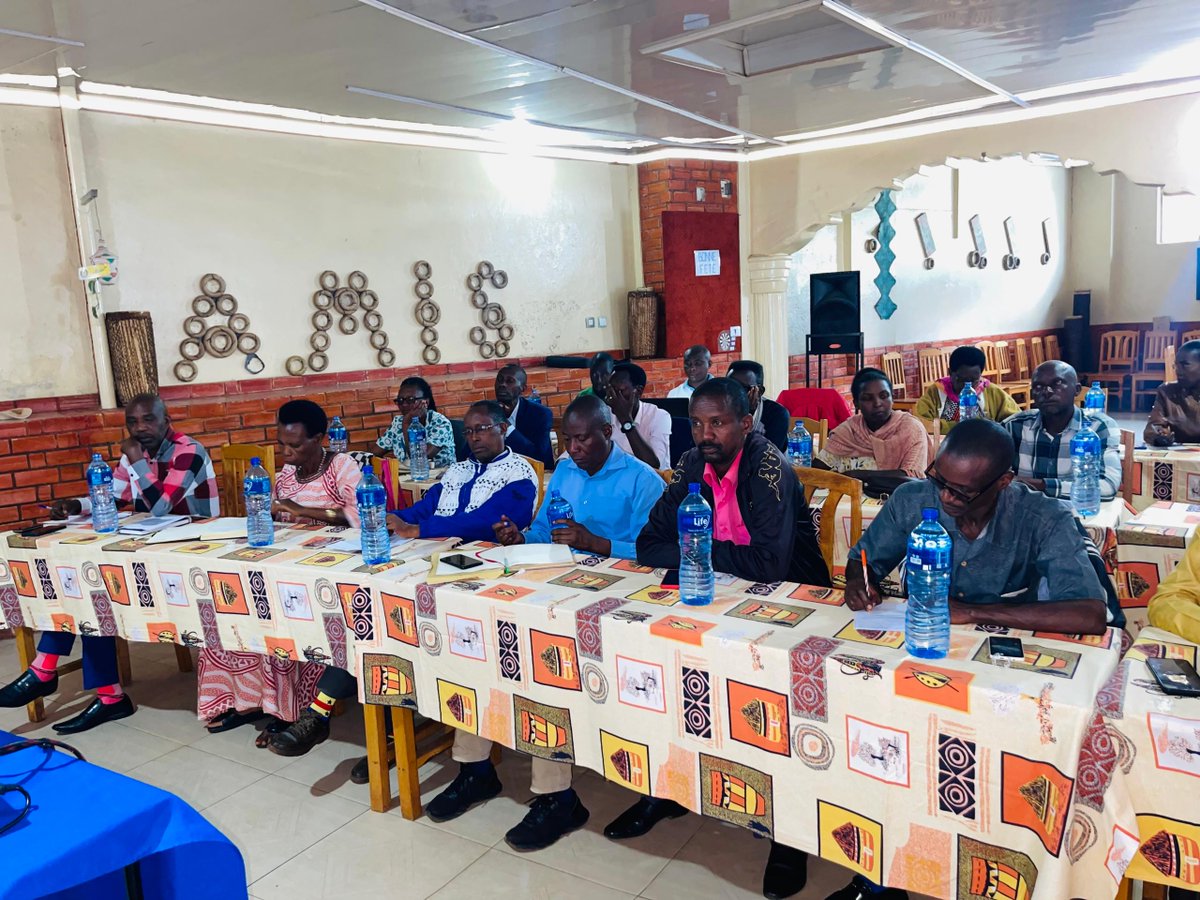 bafashebige's tweet photo. Ce lundi 17 mars 2025, la Coalition  ETP Bafashebige organise un dialogue communautaire  à Ngozi sur le rôle des parties prenantes dans la protection du milieu scolaire et des apprenants. #RTNB,#Ngozi,#Education,#bafashebige,#oxfamibs,#Ntare https://t.co/Dx03VrmAVk