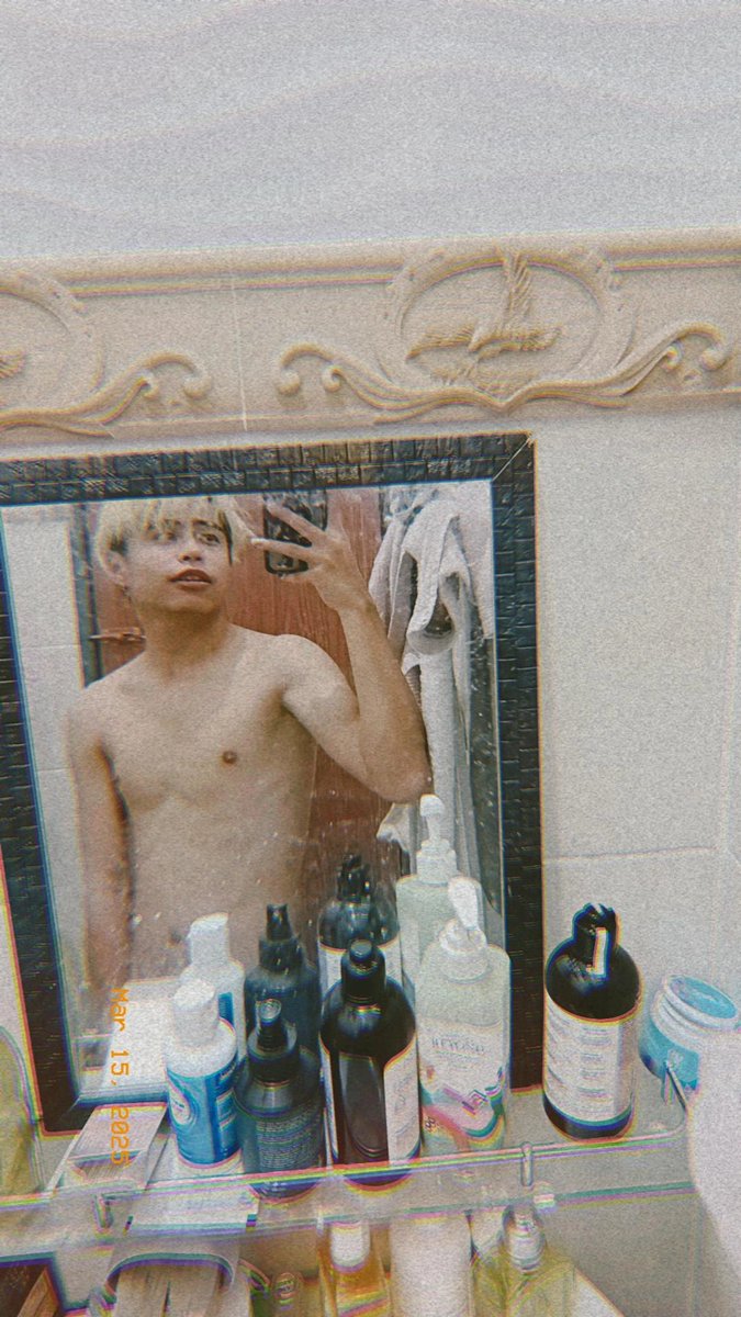 jsxiao2's tweet photo. hot shower https://t.co/V6QVpRYcZl