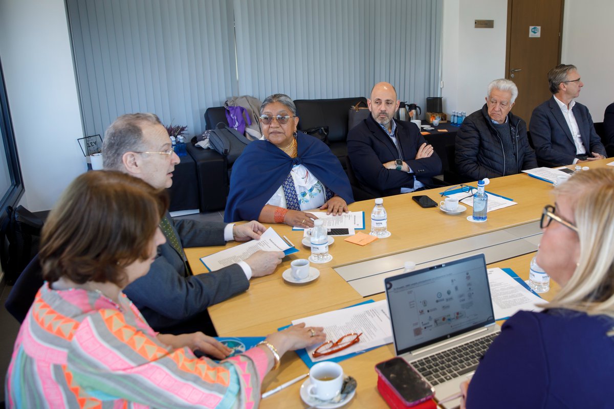 LOGROÑO | 🇪🇸

Hoy, el Consejo Asesor de <a href="/UNIR_Ecuador/">UNIR Ecuador</a>, liderado por <a href="/rosaliaarteaga/">Rosalía Arteaga</a>, presidenta de UNIR en Ecuador; <a href="/monserratcream1/">Monserrat Creamer</a>, Dra. en Educación y exministra de <a href="/Educacion_Ec/">Ministerio de Educación del Ecuador</a>; Ramiro Pazmiño, coronel en retiro del <a href="/EjercitoECU/">Ejército Ecuatoriano</a> y exrector de la <a href="/ESPEU/">ESPE</a>; <a href="/RicardoDuenasEC/">Ricardo Dueñas N.</a>, CEO