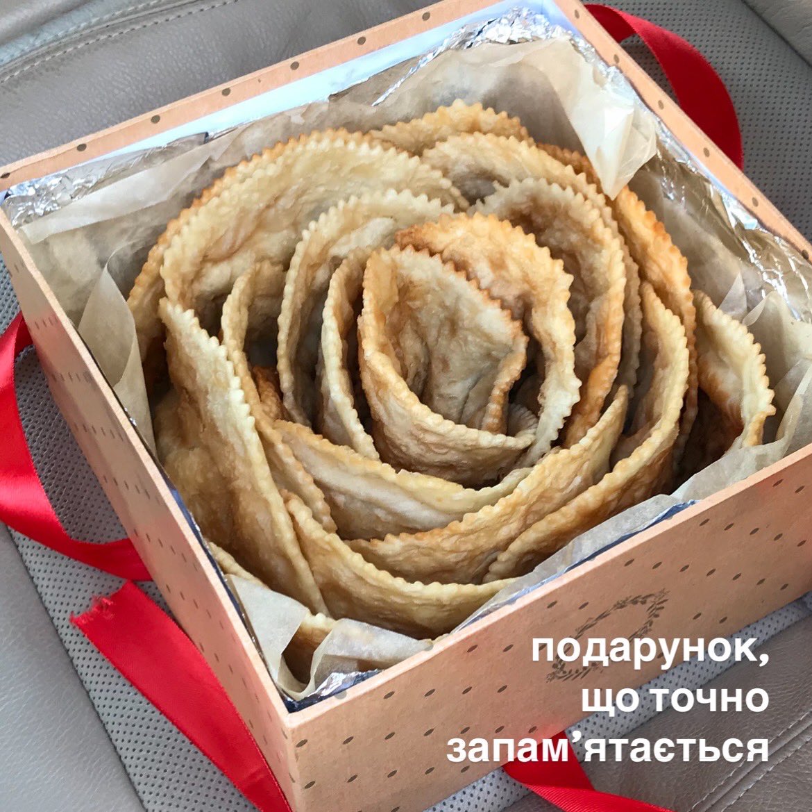 amazingcalf's tweet image. я в своєму житті
більше за все люблю три речі:
приколи, квіти
та кримськотатарську кухню
ось воно і поєдналося:
народився чебукет,
тож славимо його,
замовляємо в дірект,
куштуємо + кайфуємо
///
доставка по києву