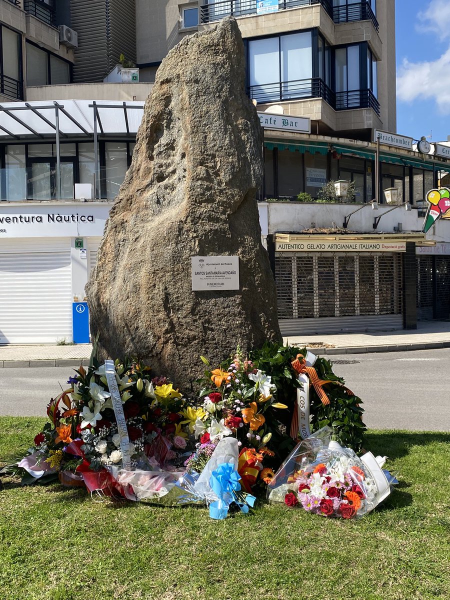 PPC_Figueres's tweet photo. Com cada any, hem assistit a l’acte d’homenatge a Santos Santamaría, Mosso d’Esquadra assassinat per ETA, avui fa 24 anys.

Mai oblidarem aquell atemptat que va causar una gran commoció. 

Descansi en pau i que el seu record perduri en el temps. 

@AngelaDomenech9 @PPC_Figueres https://t.co/DPhUQ3hCry