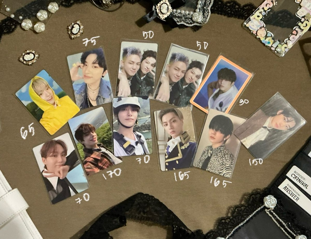 🎱 ⋆. ࿐࿔ wts | lfb | ph
⋆.  Decluttering sale for a friend ⋆. 

🖇️  price = on pic! 
🖇️  svt, en- &amp; trsr
🖇️ good condi | x sensitive
🖇️ dm/comment to claim
🖇️ less 30 for toploader &amp; pc set 

# mop: gcash
# mod: j&amp;t / meet up univ belt

#toploader #seventeen #enhypen #treasure