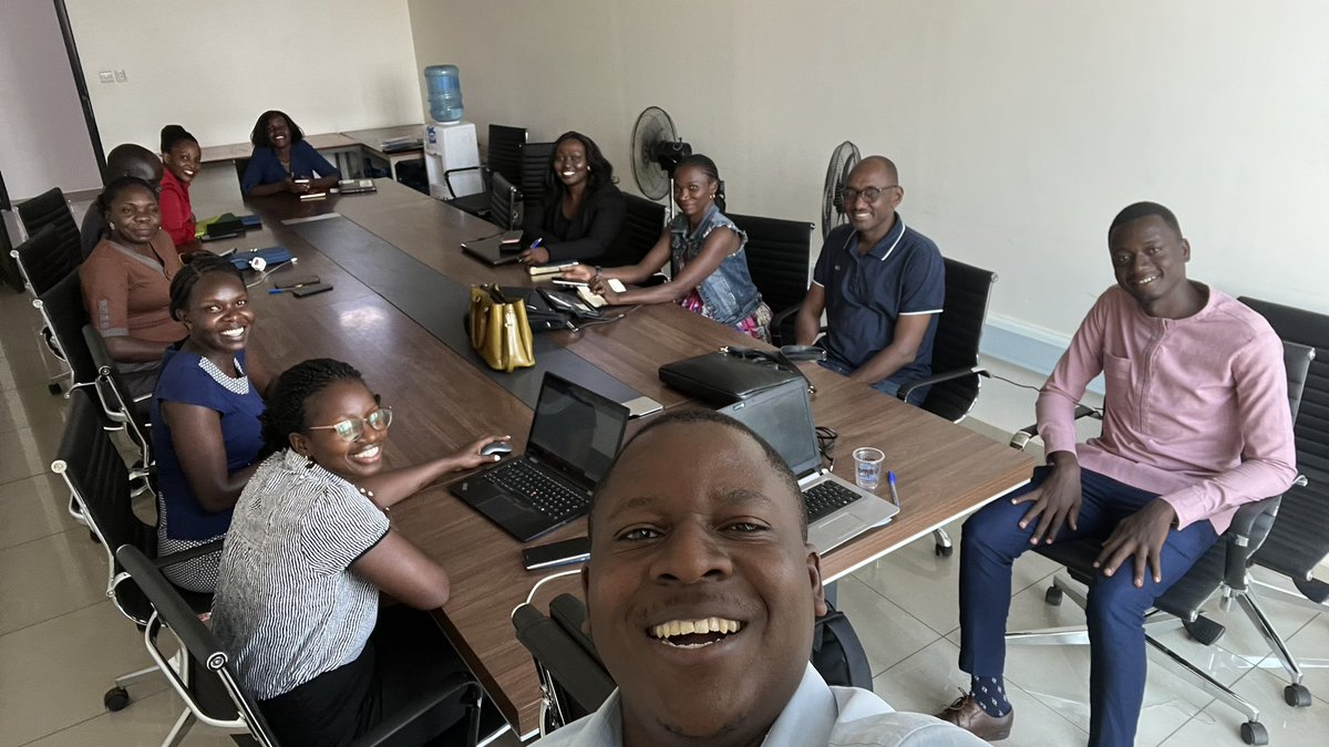 FranklynInst's tweet image. Franklyn institute take this leadership thing a notch higher. Today the @FranklynInst Ambassadors spent very important time together to evaluate and be encouraged as they leader value tables in the weekly PML meetings. Thanks to our founding partner and coach @shatuhaire .