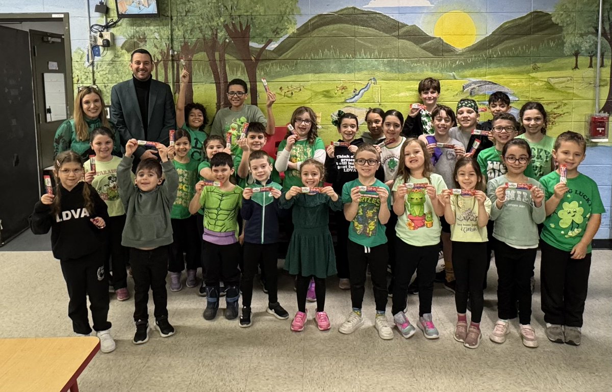 Leonardo Da Vinci Academy (@ldva_1) on Twitter photo Congratulations to our winners from every class from last week’s Fruit 🍎 🍉 🍌Week for making excellent & nutritious choices! This week is veggie 🥕 🥦 week! #nutrition month <a href="/EnglishMTL/">English Montreal School Board</a> Congratulations to our winners from every class from last week’s Fruit 🍎 🍉 🍌Week for making excellent & nutritious choices! This week is veggie 🥕 🥦 week! #nutrition month <a href="/EnglishMTL/">English Montreal School Board</a>