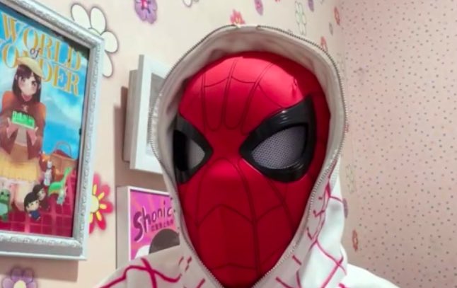Hillaryours_ID's tweet photo. SpiderLy😭 https://t.co/cUGvTcriOz