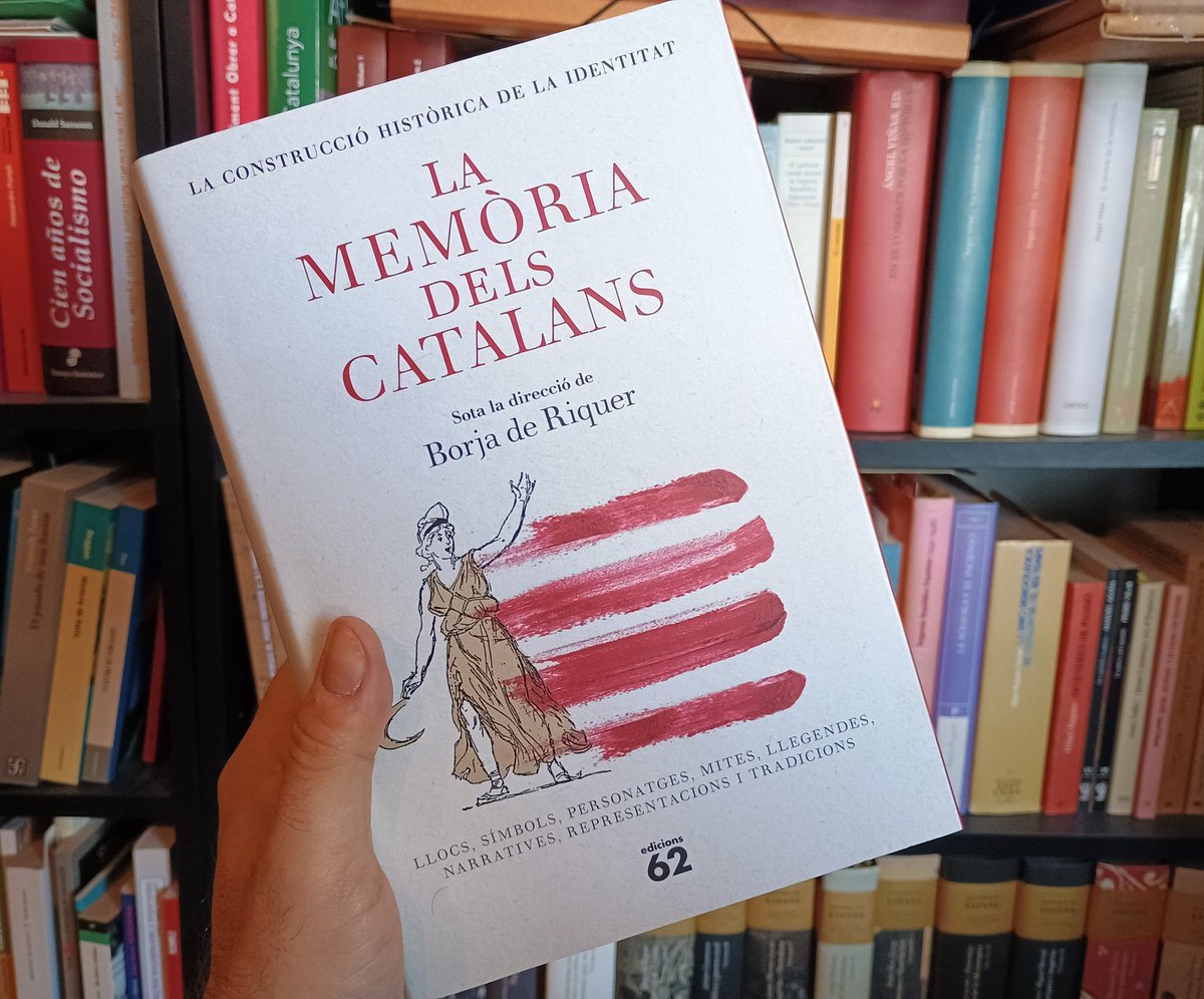 Acaba de sortir publicat el llibre "La memòria dels catalans", una obra enciclopèdica dirigida per l'historiador Borja de Riquer. Prop de 1000 pàgines i 221 capítols breus en els quals hi hem col·laborat 136 autores i autors (no és poca cosa, eh).👇
