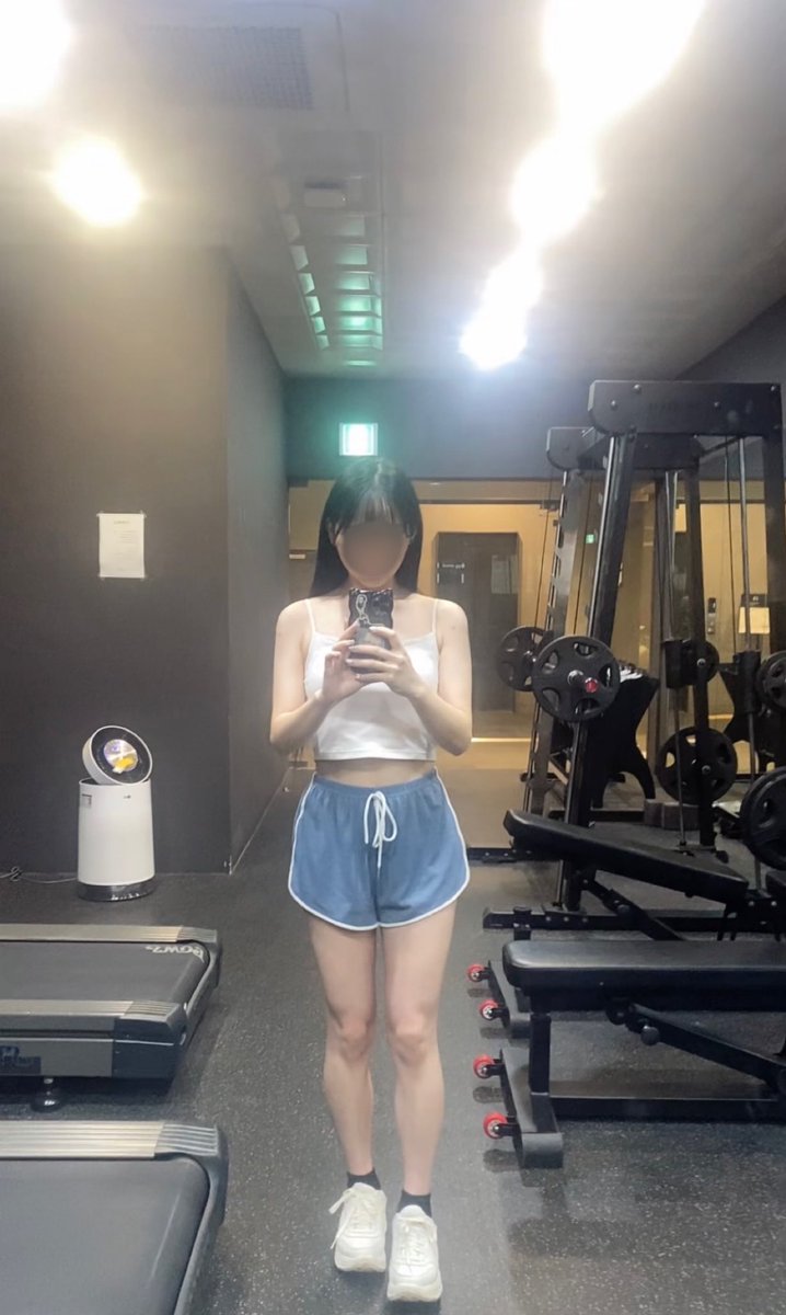 16244_'s tweet photo. 64kg→47kg

同じタンクトップ着てるとは思えない。

人生初めてここまでダイエット成功してる
ここまで頑張った自分を褒めたい🥲✨

夏までにラストスパート頑張ろう

#ダイエット  #ビフォーアフター https://t.co/vsxQTIm2AB