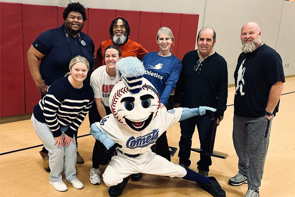 The Rookie League Foundation's school visits kept rolling with a trip to Cesar Chavez Elementary.

#RookieLeagueOK