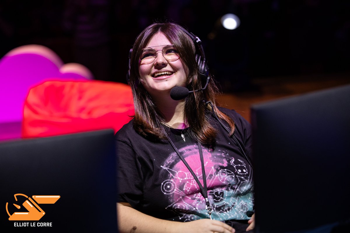 [PUSH PARTNER TWITCH]
twitch.tv/elizyatv

-Merci d'avance à tous ceux qui retweeteront et lurkeront sur le live-

C'est un sujet que je n'aborde pas beaucoup parce que je ne suis pas spécialement à l'aise avec ça, mais je suis en plein push partner sur twitch (on va pas se