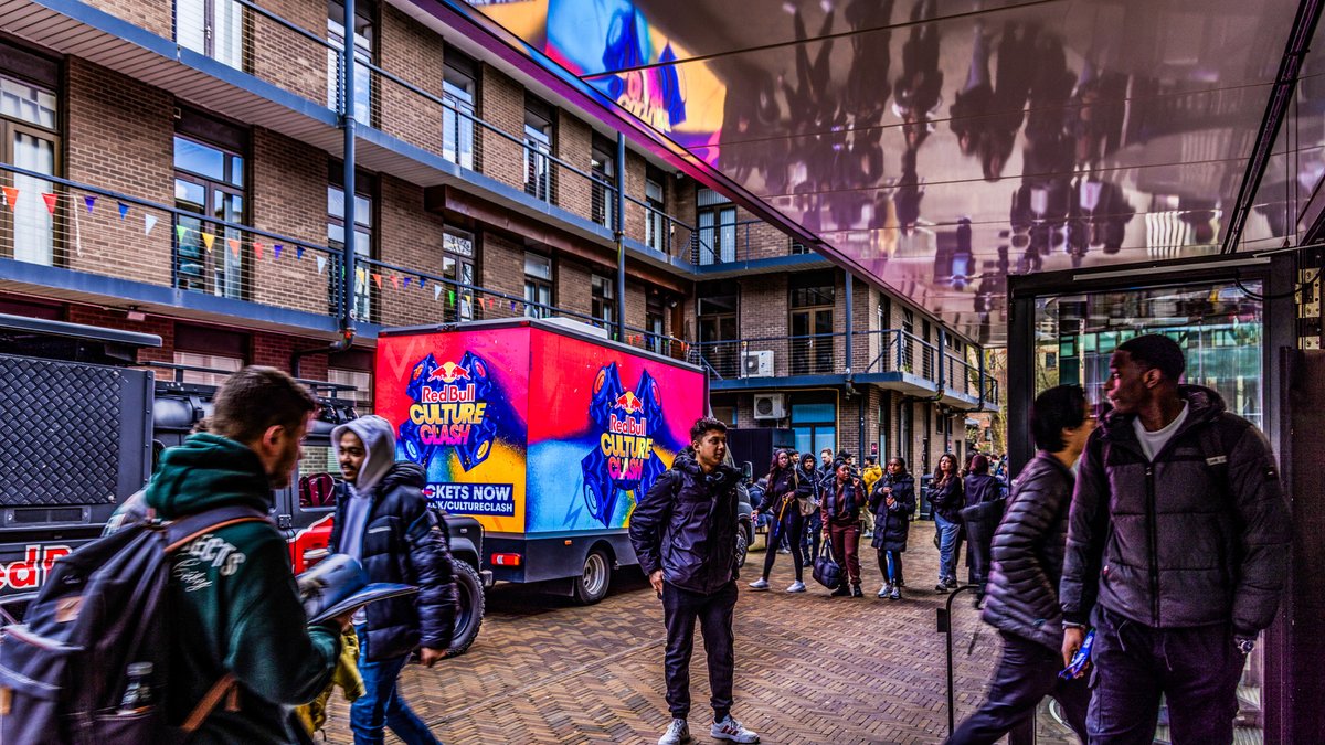 Our Digivans® may not have wings, but they might as well have as they flew around London universities on behalf of Red Bull’s Culture Clash.

Got an audience that needs to know about your product or event? 

Give us a call today and let’s make it happen 💥