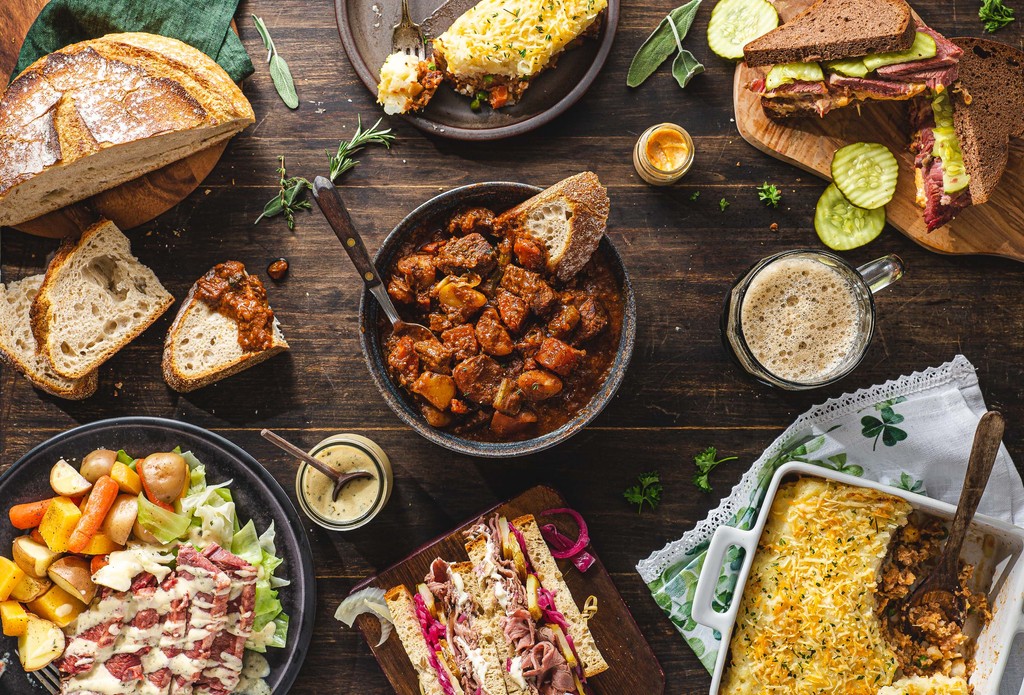 MilkStreetCafe's tweet photo. This week is full of luck and so is your office with these festive catering specials! From hearty Irish Beef &amp; Guinness Stew and Irish Boiled Dinner to Chocolate Beer Cupcakes, we’ve got everything you need to make your next corporate lunch the best celebration ☘️🌈🍽️ https://t.co/AJP1Uvc7G5