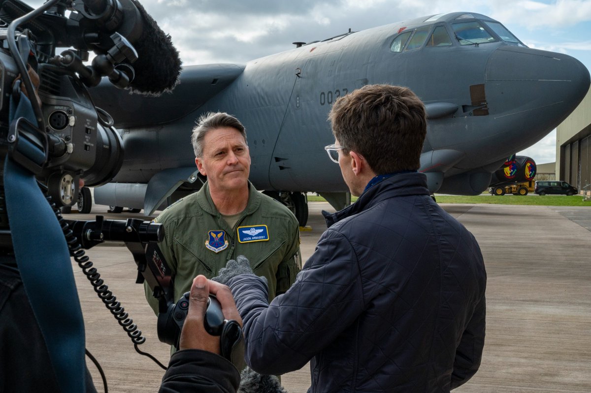 US_EUCOM's tweet image. Maj. Gen. Jason Armagost, Eighth Air Force commander, and Air Marshal Johnny Stringer, deputy commander of NATO Allied Air Command, brief media on Bomber Task Force 25-2 at RAF Fairford, highlighting NATO’s readiness and deterrence. #transatlanticbond #dynamicsecurityenvironment
