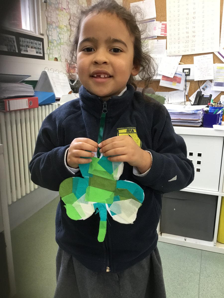 #readingclub have followed instructions to create a shamrock to celebrate #stpatricksday in #enrichmentatRFA #year1 #year2 ☘️