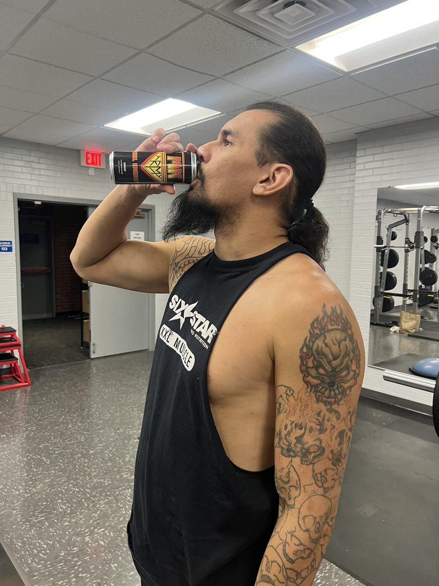 The_KOA_808's tweet photo. #KillerInstinct approved! #MKArmy https://t.co/YTsszaczEC