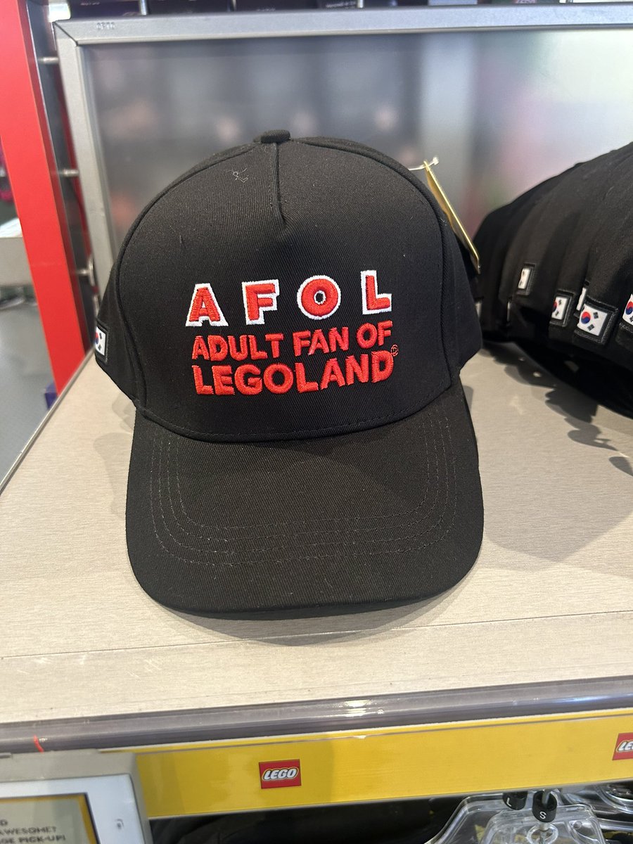 DapperDan_C's tweet photo. I think I found the worst theme park merch ever made. https://t.co/II5TKcvbUQ