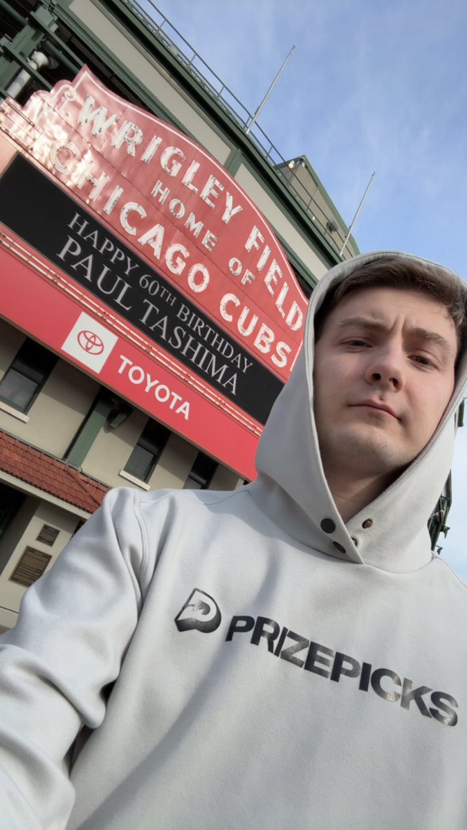 Moved from the suburbs to Wrigleyville, lmk if any Chicago people wanna link up