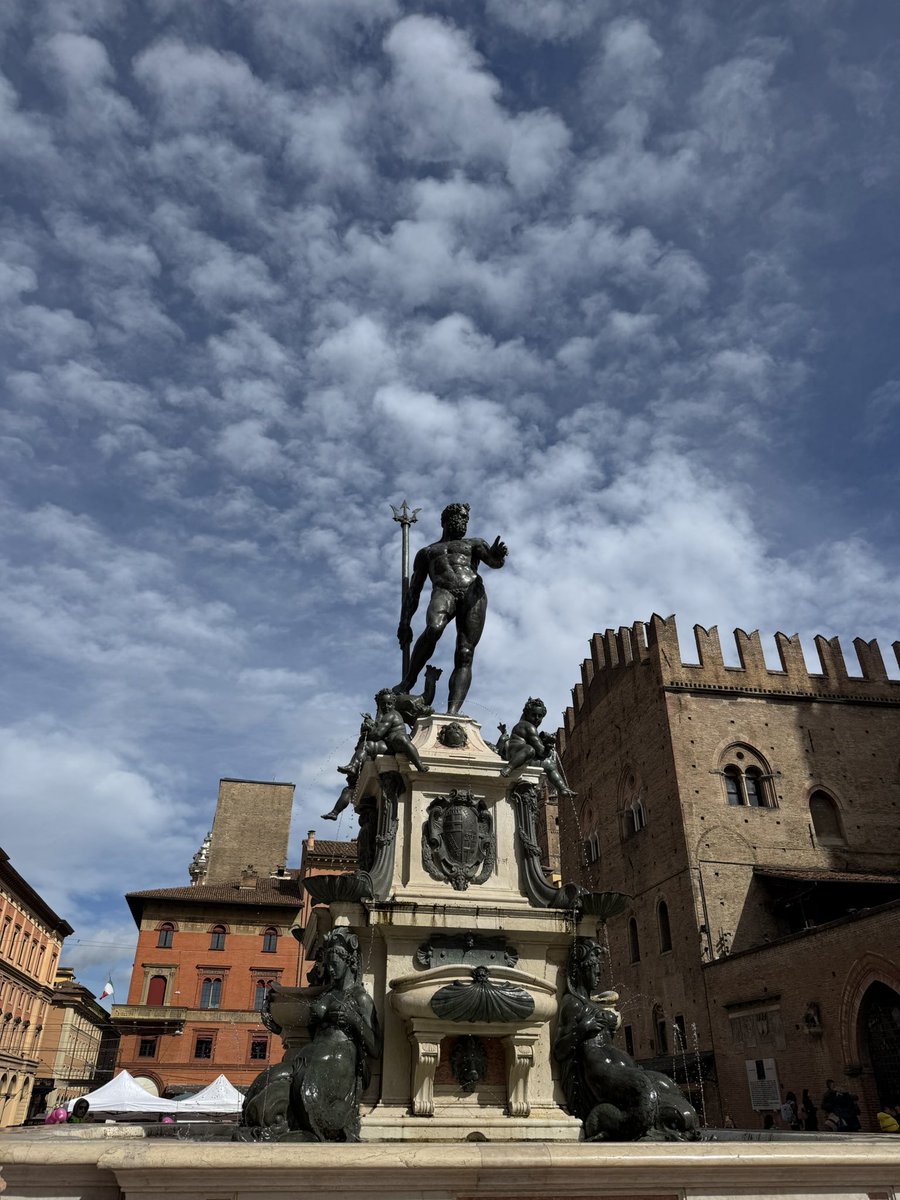 Hace unos días me vine a Italia 🇮🇹 para estar aquí durante 4 meses y en estos primeros días solo puedo dar las gracias al Sergio del pasado por tomar la decisión de intentarlo. 

Más allá del dinero (que no soy millonario ni nada por el estilo), el hecho de tener libertad de