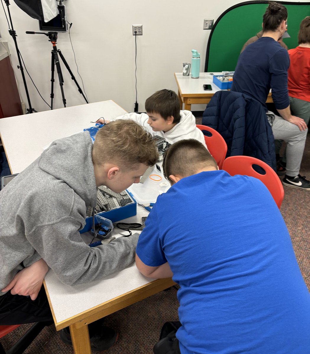 BGrensteiner's tweet photo. Fairmont’s 3rd and 4th grade VEX Robotics team began building their robots on Saturday in preparation for the April 12th competition that will be held at Fairmont Elementary School. Go Cardinals! https://t.co/pH8fa0BDau