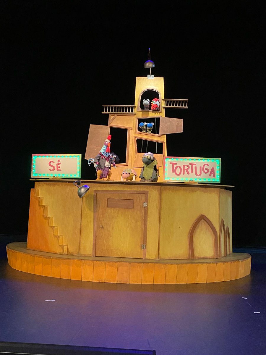 Los peques del cole se van de excursión al Teatro Juan Bravo de Segovia.